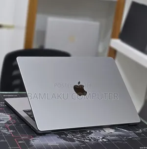 New Laptop Apple MacBook Pro 2021 M1 32GB Apple M1 Pro SSD 512GB