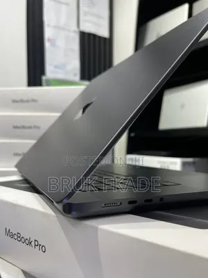 New Laptop Apple MacBook Pro 2024 M4 Max 48GB Apple M4 Max SSD 2T