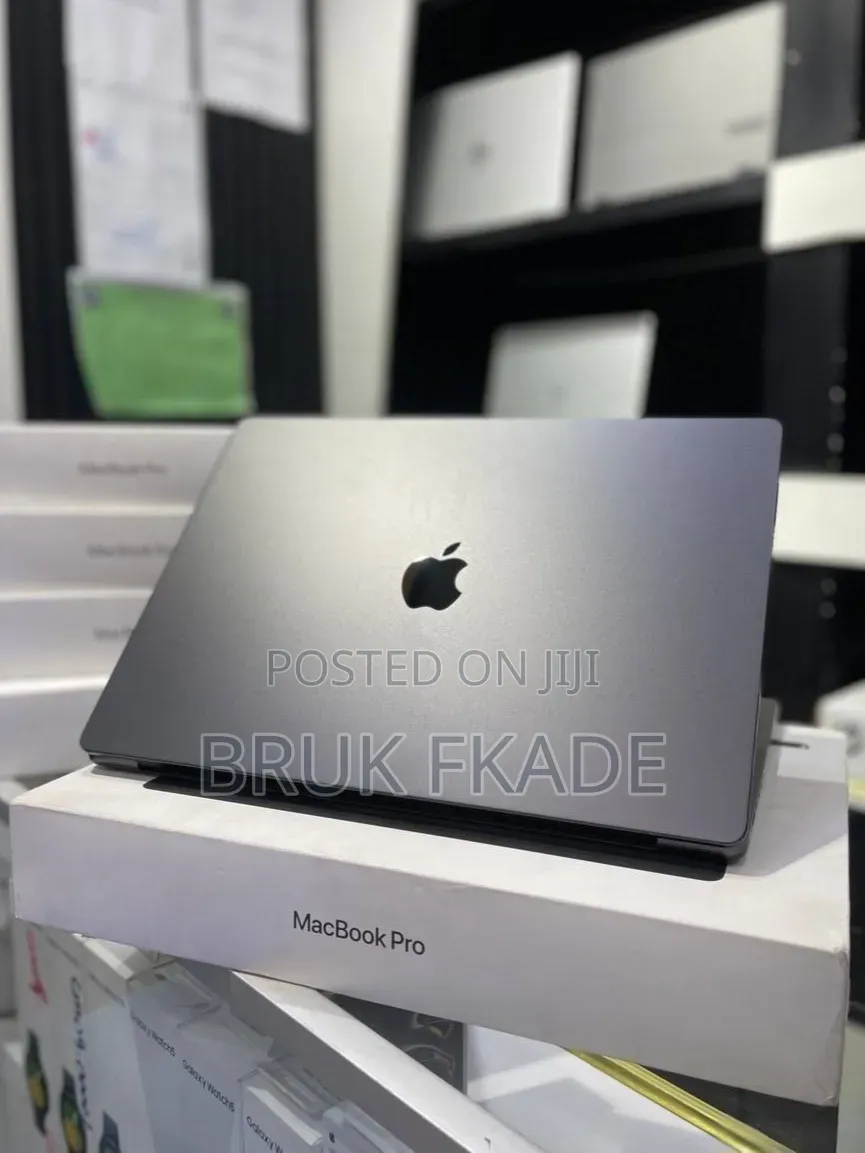 New Laptop Apple MacBook Pro 2024 M4 Max 48GB Apple M4 Max SSD 2T