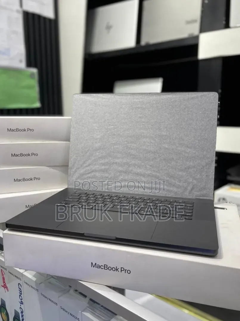 New Laptop Apple MacBook Pro 2024 M4 Max 48GB Apple M4 Max SSD 2T