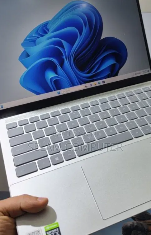 New Laptop Dell Inspiron 15 16GB Intel Core i7 SSD 512GB