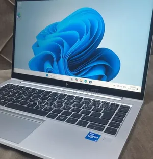 New Laptop HP EliteBook 840 G8 16GB Intel Core i5 SSD 512GB