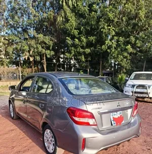 Mitsubishi Attrage 2021 Silver