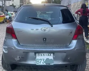 Toyota Yaris 2009 Gray