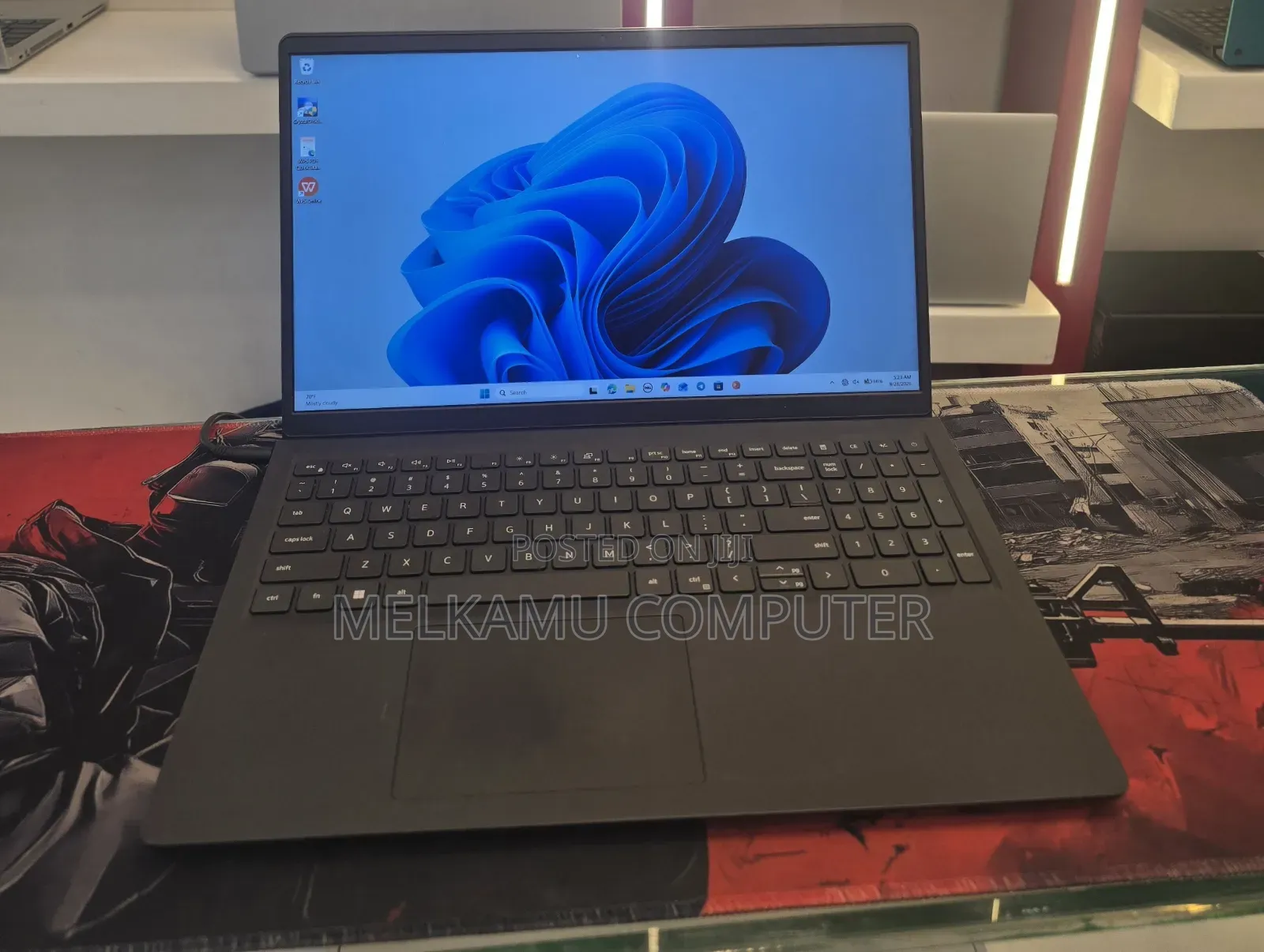 New Laptop Dell Inspiron 15 3520 16GB Intel Core i5 SSD 512GB