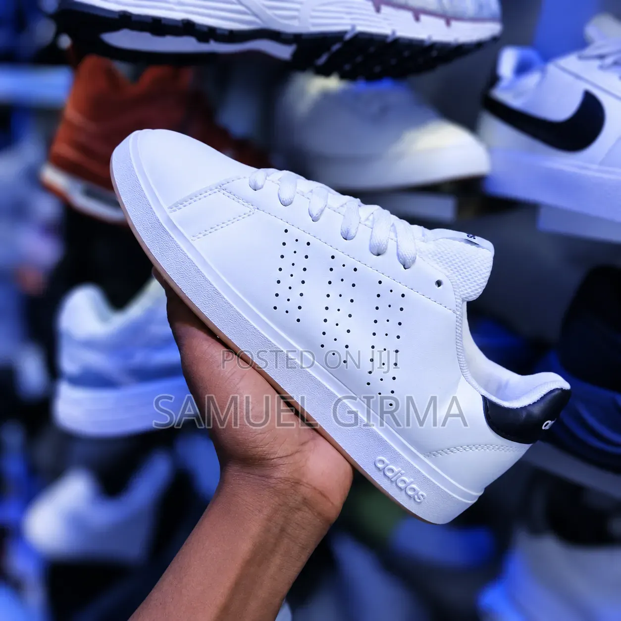 Adidas Color: White With a Black Heel