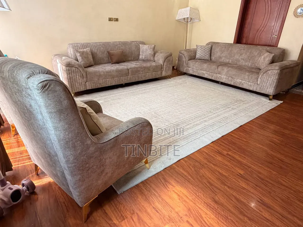 Sofa ሶፋ Slightly Used