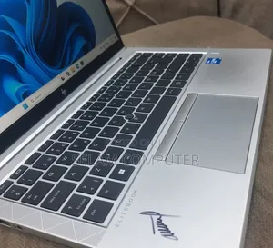 New Laptop HP EliteBook 840 G8 16GB Intel Core i5 SSD 512GB
