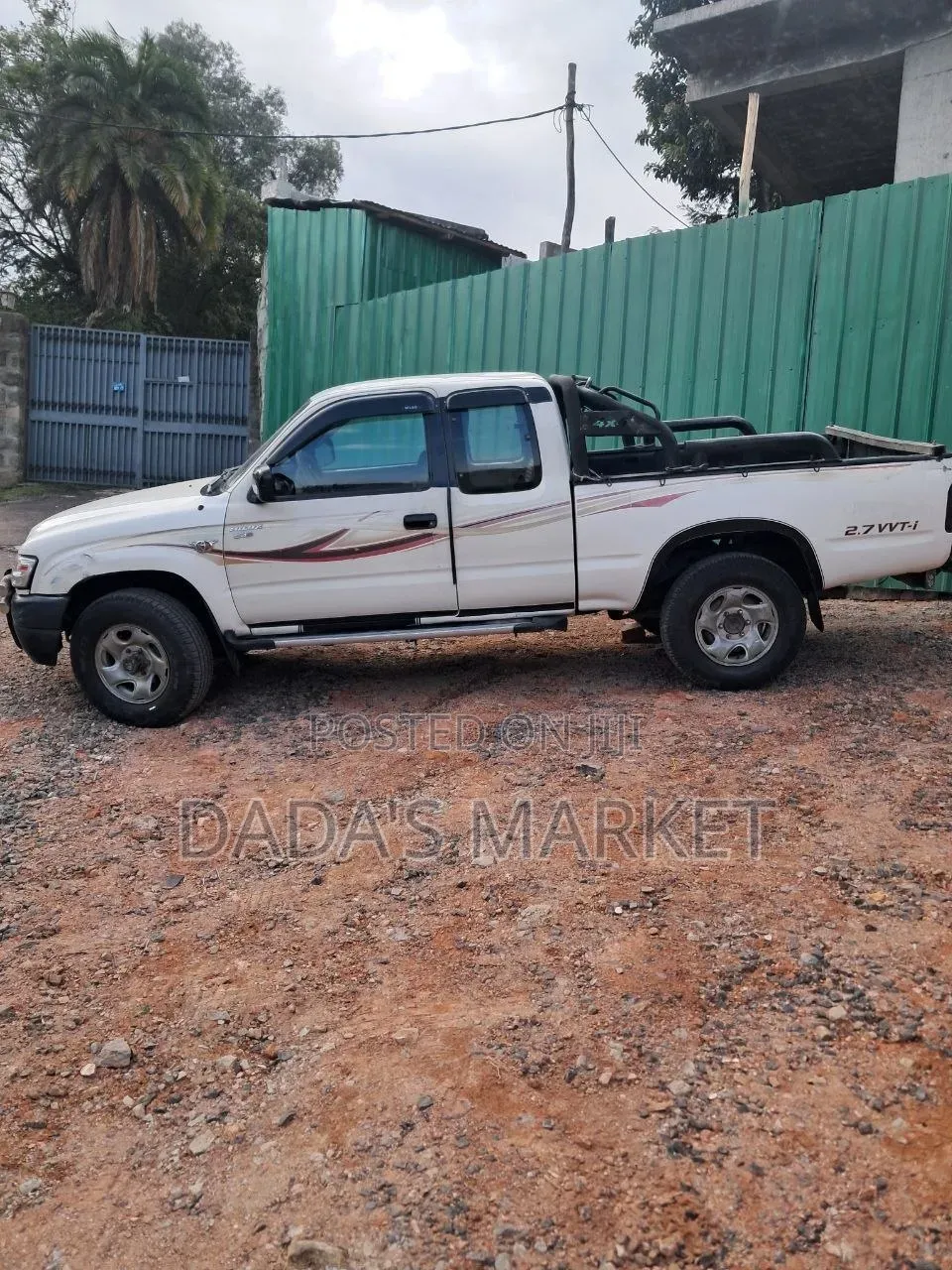 Toyota Hilux 2002 White
