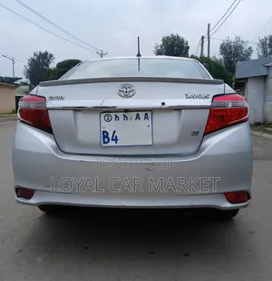 Toyota Yaris 2015 Silver
