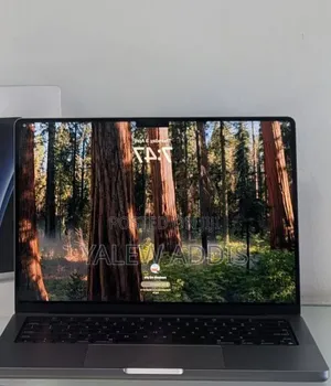 New Laptop Apple MacBook Pro 2022 M2 16GB Apple M2 SSD 512GB