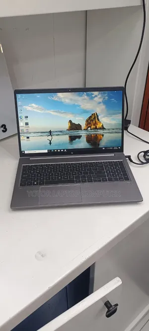 New Laptop HP ZBook Studio G8 16GB Intel Core i7 SSD 512GB
