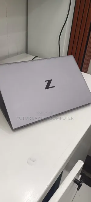 New Laptop HP ZBook Studio G8 16GB Intel Core i7 SSD 512GB
