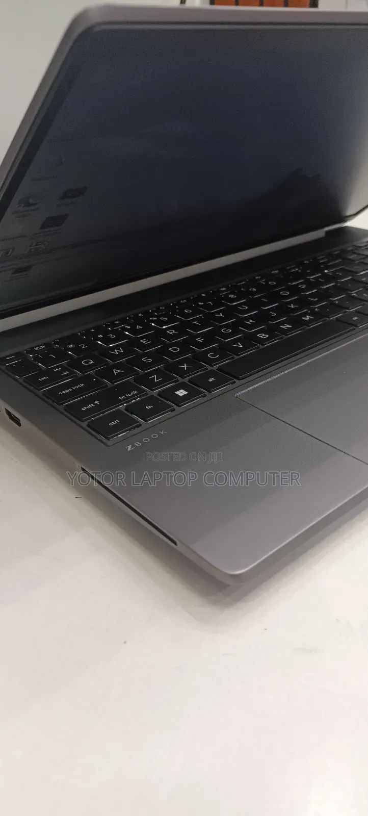 New Laptop HP ZBook Studio G8 16GB Intel Core i7 SSD 512GB