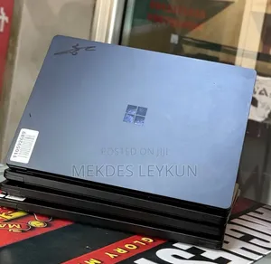 New Laptop Microsoft Surface 16GB Intel Core i7 SSD 512GB