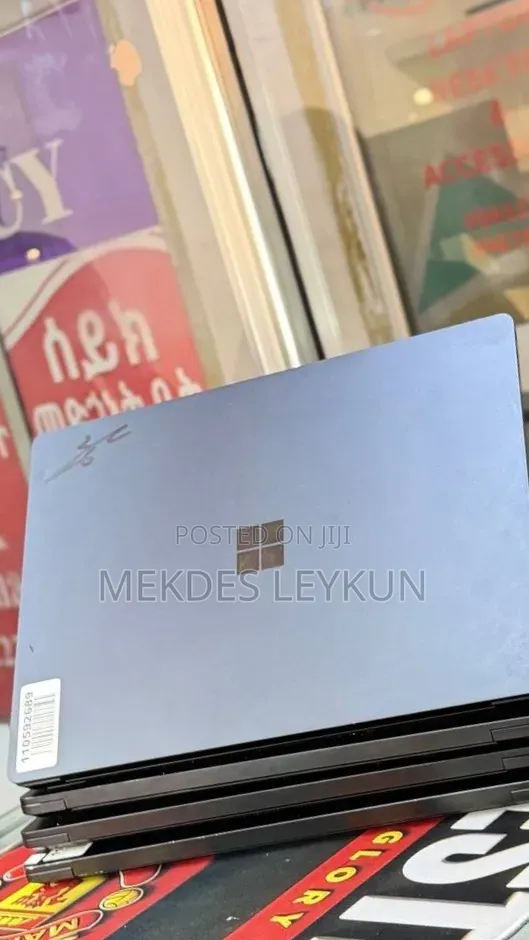 New Laptop Microsoft Surface 16GB Intel Core i7 SSD 512GB