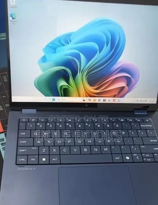 New Laptop HP OmniBook X Flip 14" 16GB Intel Core Ultra 7 SSD 1T