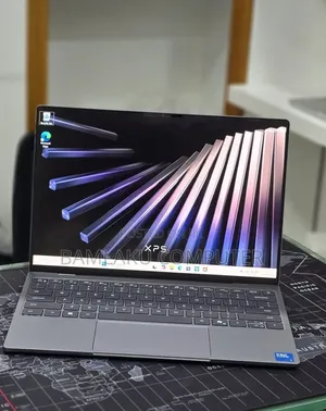 New Laptop Dell XPS 13 8GB Intel Core 5 SSD 512GB