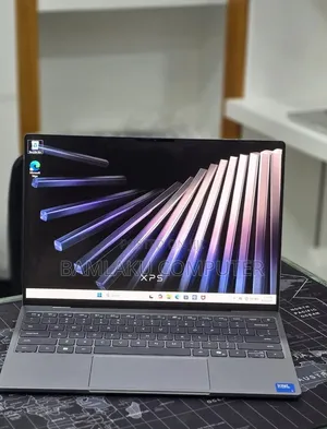 New Laptop Dell XPS 13 8GB Intel Core 5 SSD 512GB
