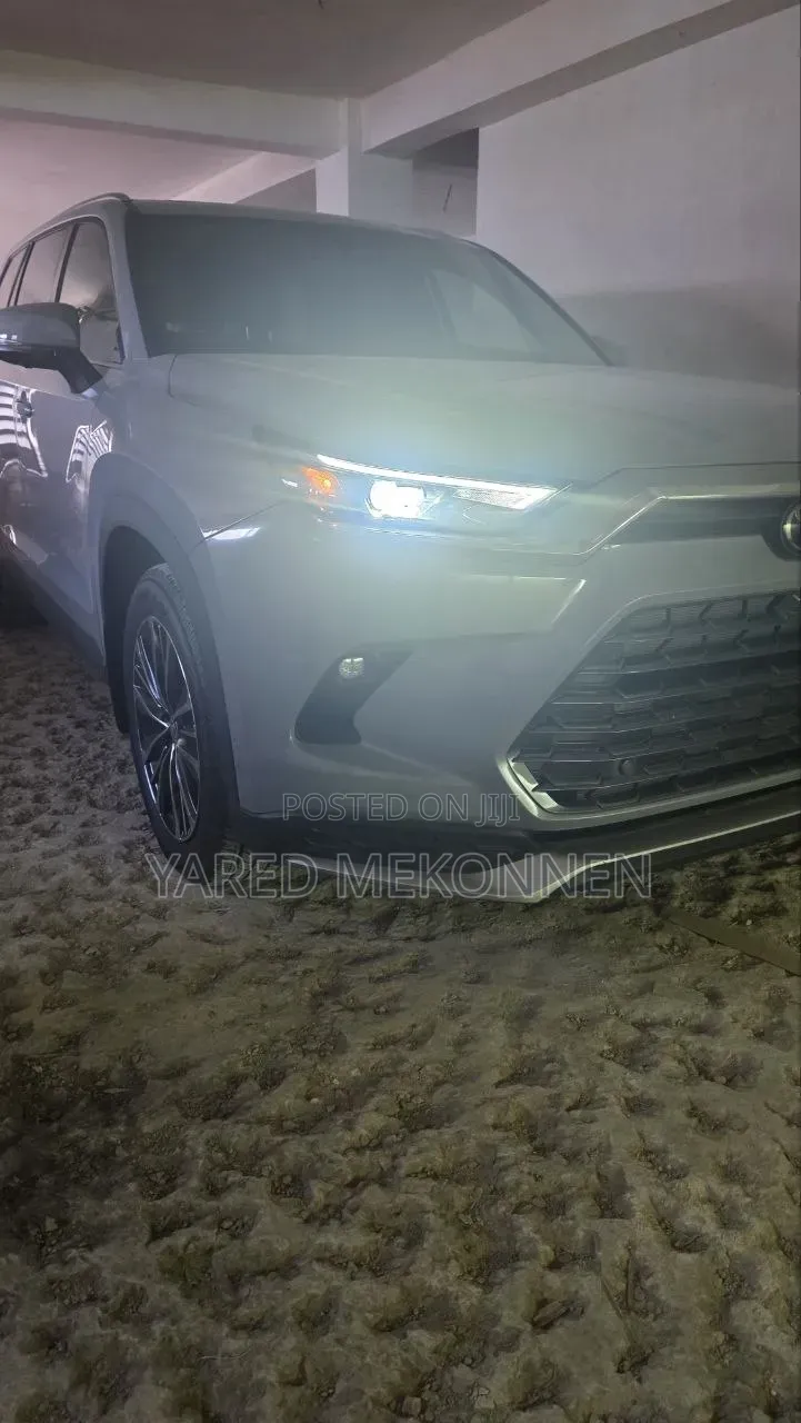New Toyota Grand Highlander Hybrid 2025 Silver