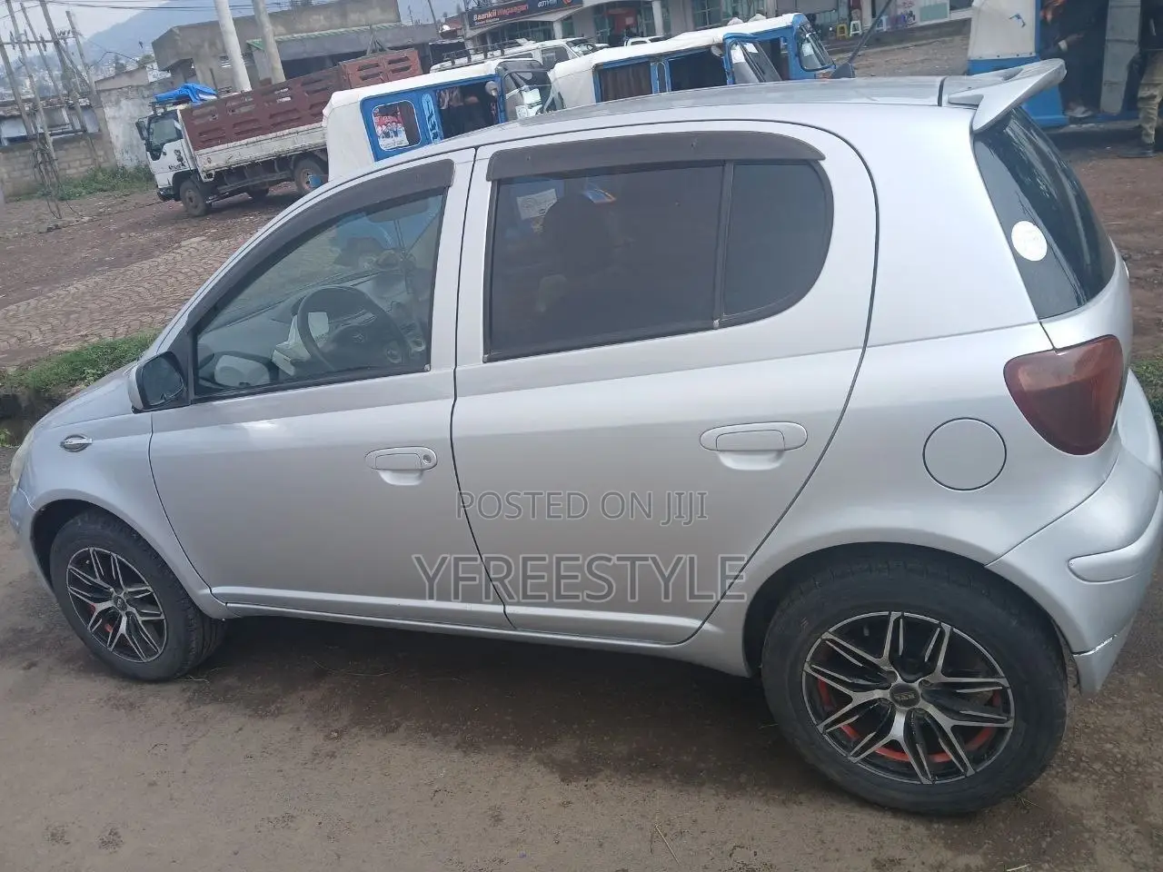 Toyota Vitz 2004 Silver