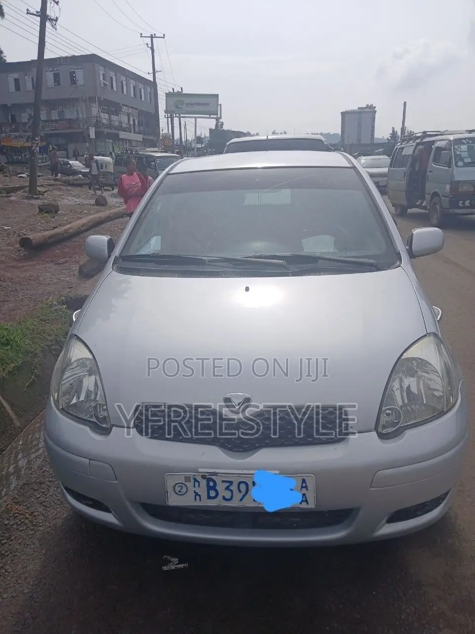 Toyota Vitz 2004 Silver