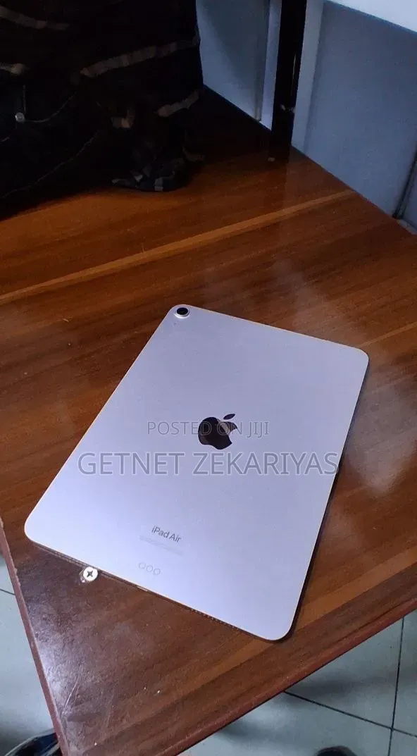 New Apple iPad Air 64 GB