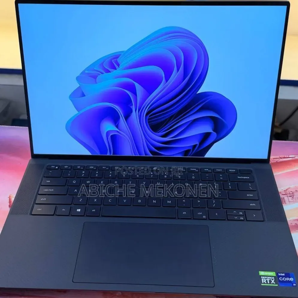 New Laptop Dell Precision 5560 16GB Intel Core i9 SSD 512GB