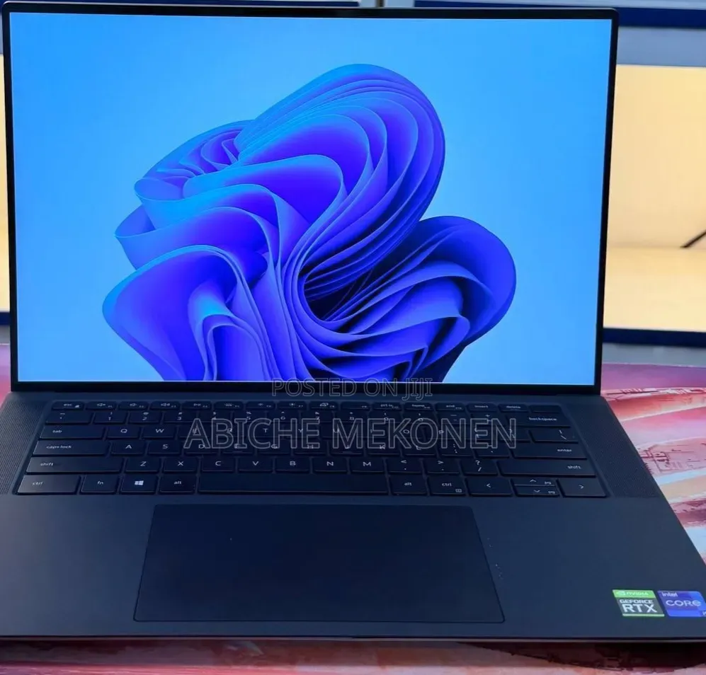 New Laptop Dell Precision 5560 16GB Intel Core i9 SSD 512GB