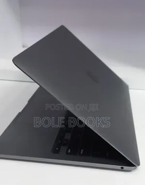New Laptop Apple MacBook Pro 2020 M1 8GB Apple M1 Pro SSD 256GB