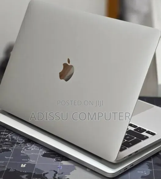 New Laptop Apple MacBook 2020 32GB Intel Core i7 SSD 512GB
