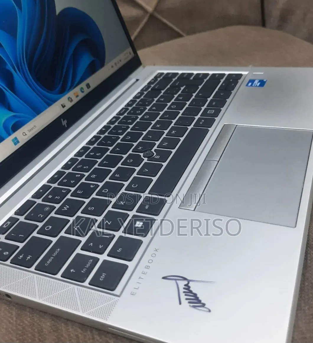New Laptop HP EliteBook 840 G8 16GB Intel Core i5 SSD 512GB