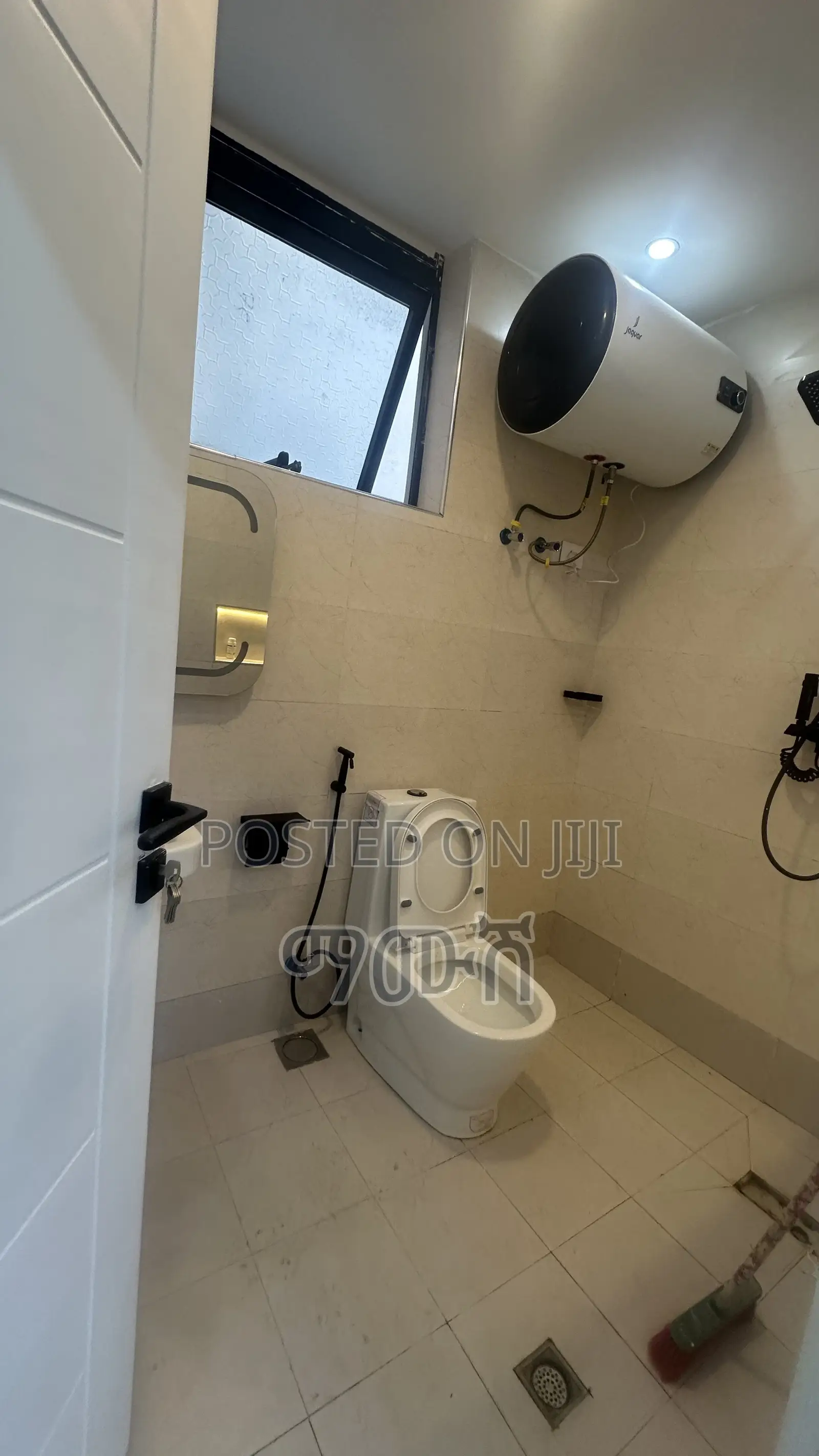 Furnished 5bdrm Apartment in አያት, Bole for rent