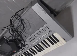 Yamaha PSR- S900