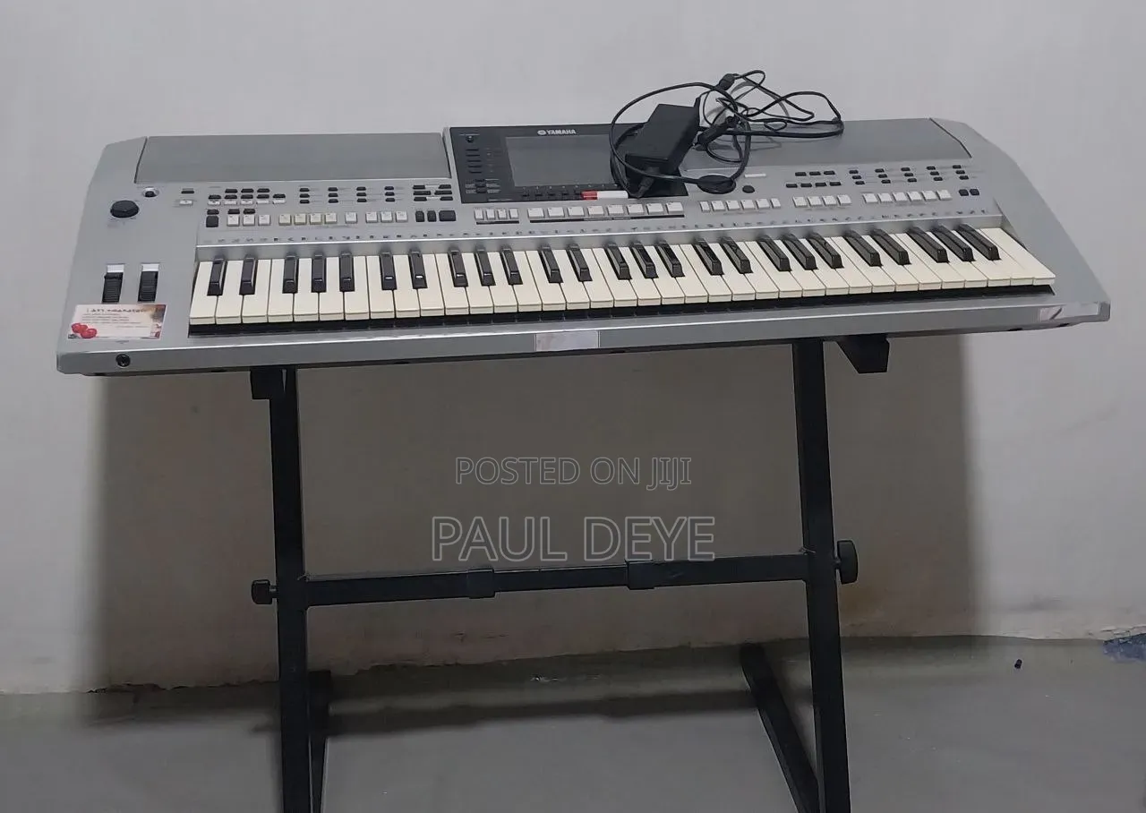 Yamaha PSR- S900