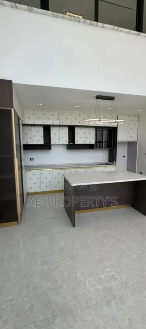 Furnished 4bdrm Penthouse in ወሎ ሰፈር, Bole for sale