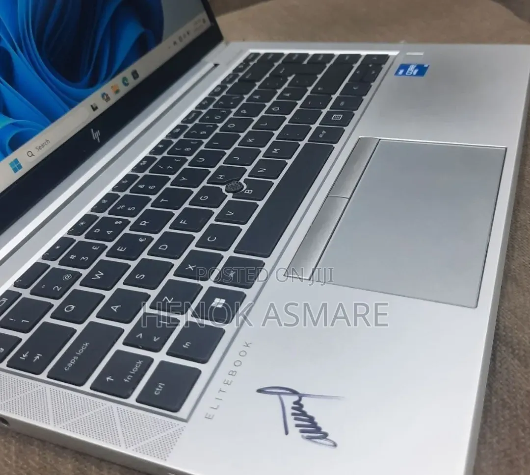 New Laptop HP EliteBook 840 G8 8GB Intel Core i5 SSD 512GB