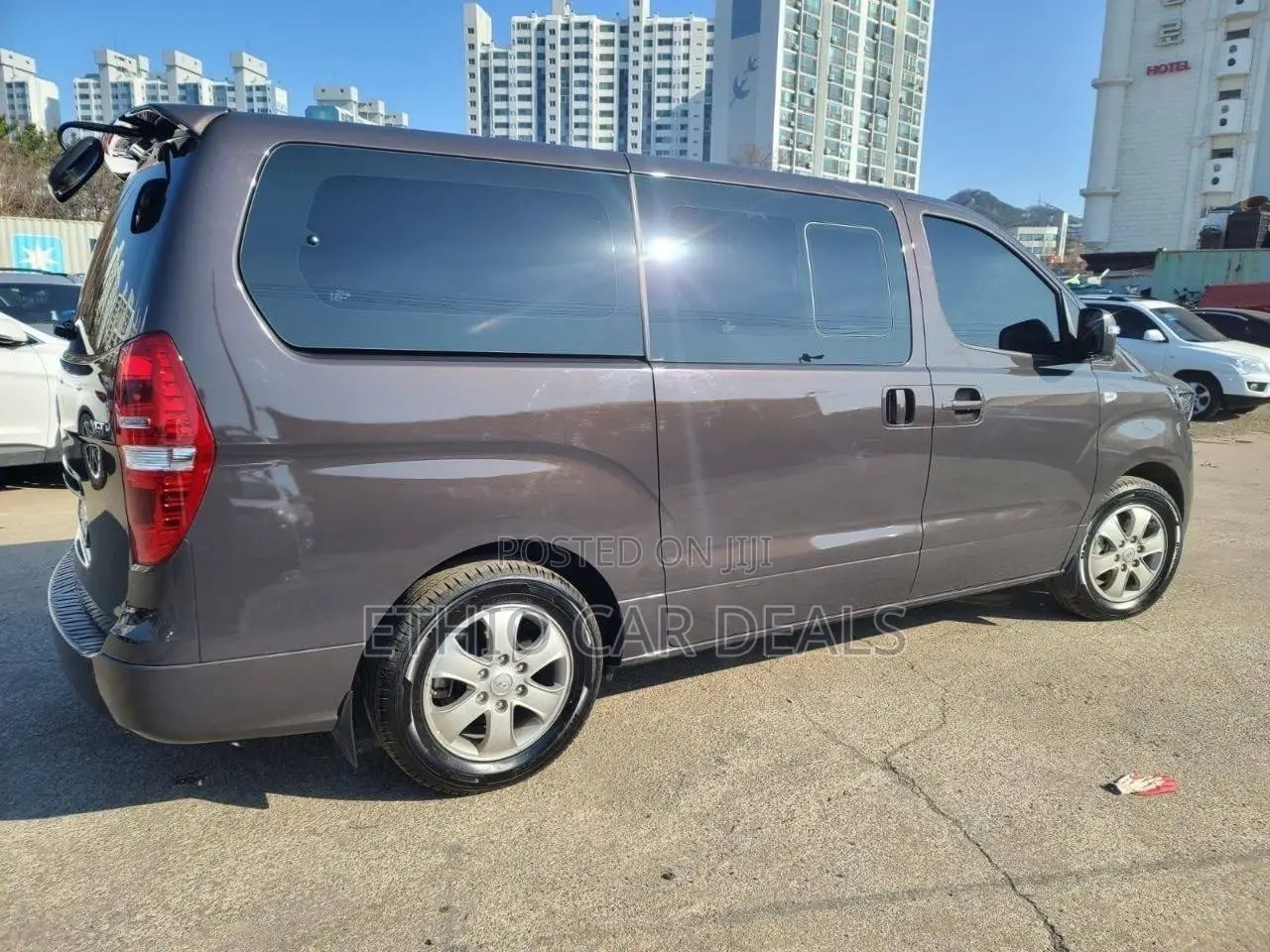 Hyundai Starex 2021 Brown