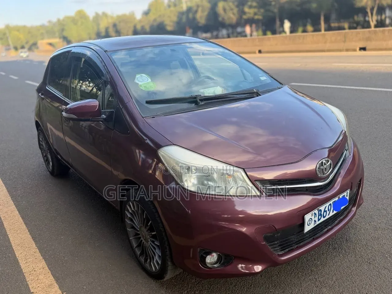 Toyota Yaris 2012 Burgundy