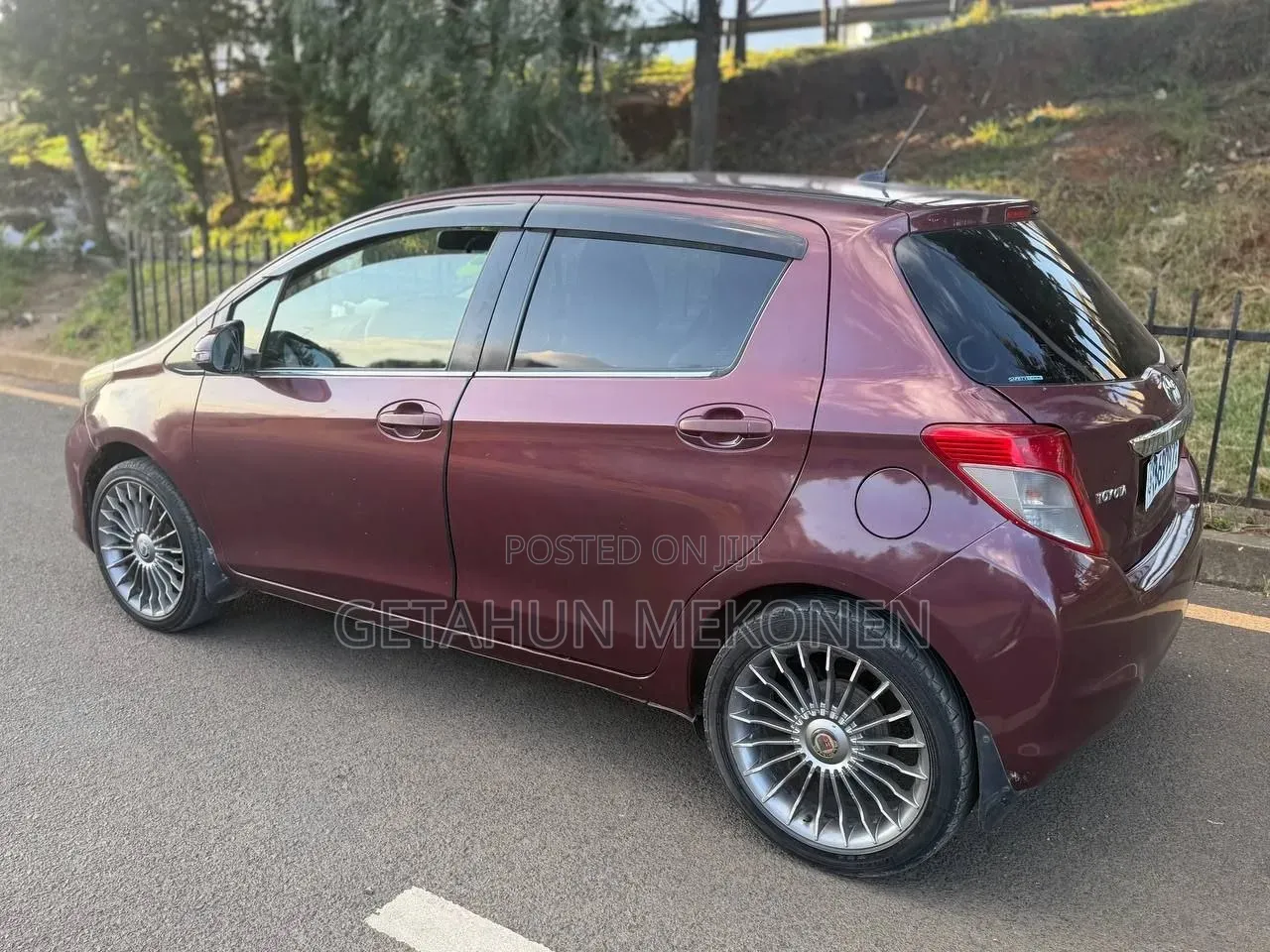 Toyota Yaris 2012 Burgundy