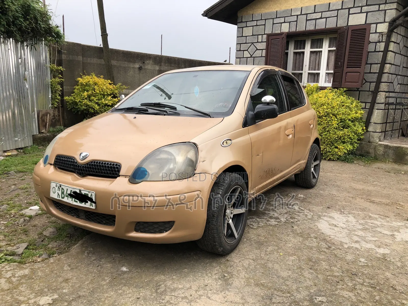 Toyota Vitz 1.0 FWD 5dr 2004 Gold