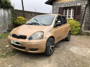 Toyota Vitz 1.0 FWD 5dr 2004 Gold