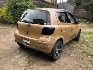 Toyota Vitz 1.0 FWD 5dr 2004 Gold