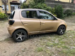 Toyota Vitz 1.0 FWD 5dr 2004 Gold
