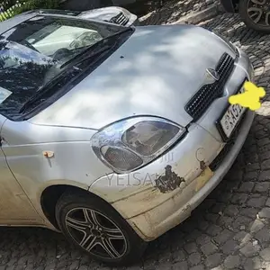 Toyota Vitz 2000 Silver