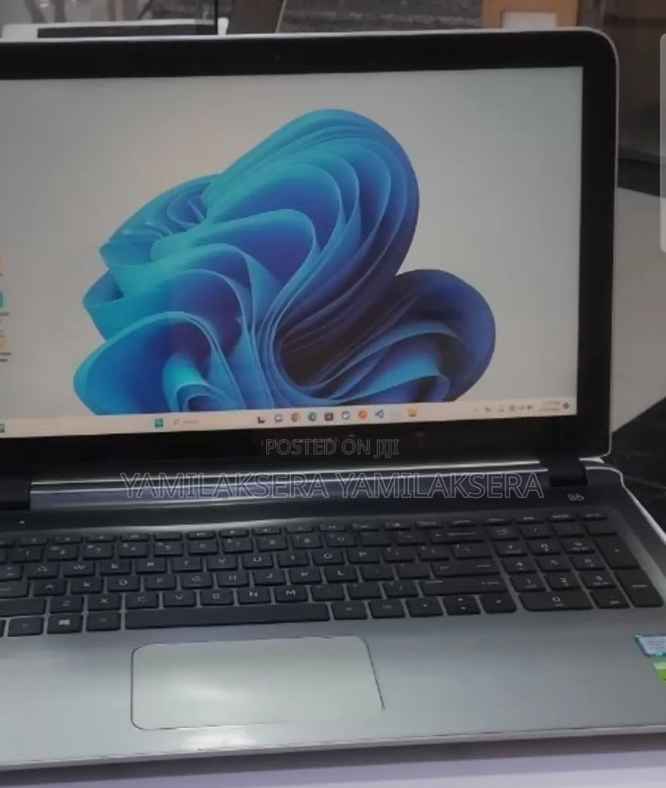 New Laptop HP Pavilion 15 8GB Intel Core i5 HDD 1T
