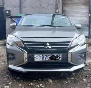 Mitsubishi Attrage 2020 Silver