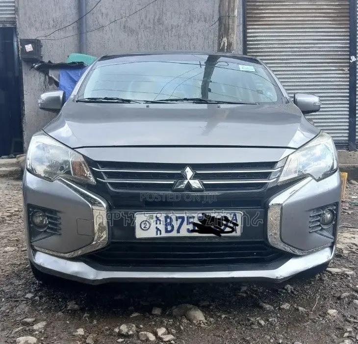 Mitsubishi Attrage 2020 Silver