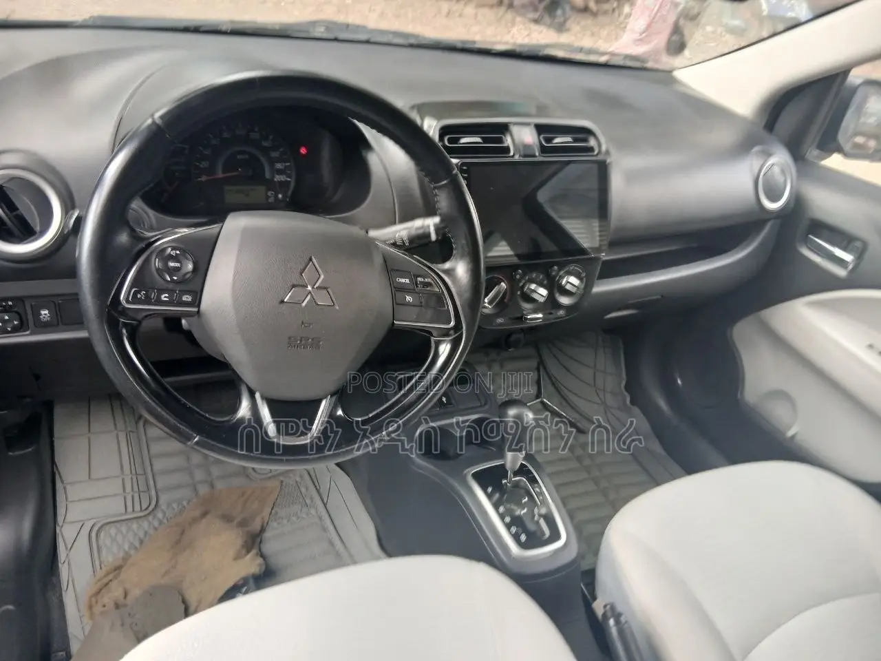 Mitsubishi Attrage 2020 Silver