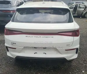 New BYD E2 43 kWh 94 hp FWD 2025 White